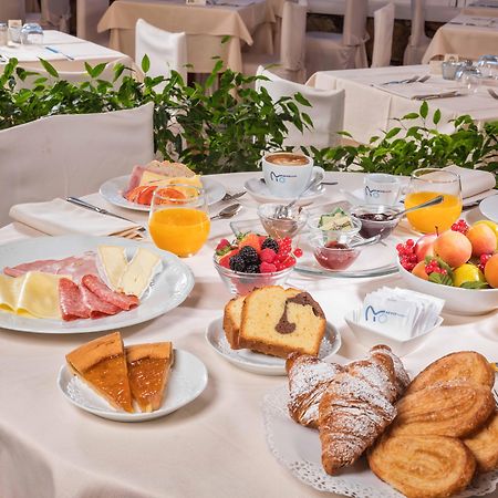 Hotel Rocce Sarde サン・パンタレオ エクステリア 写真