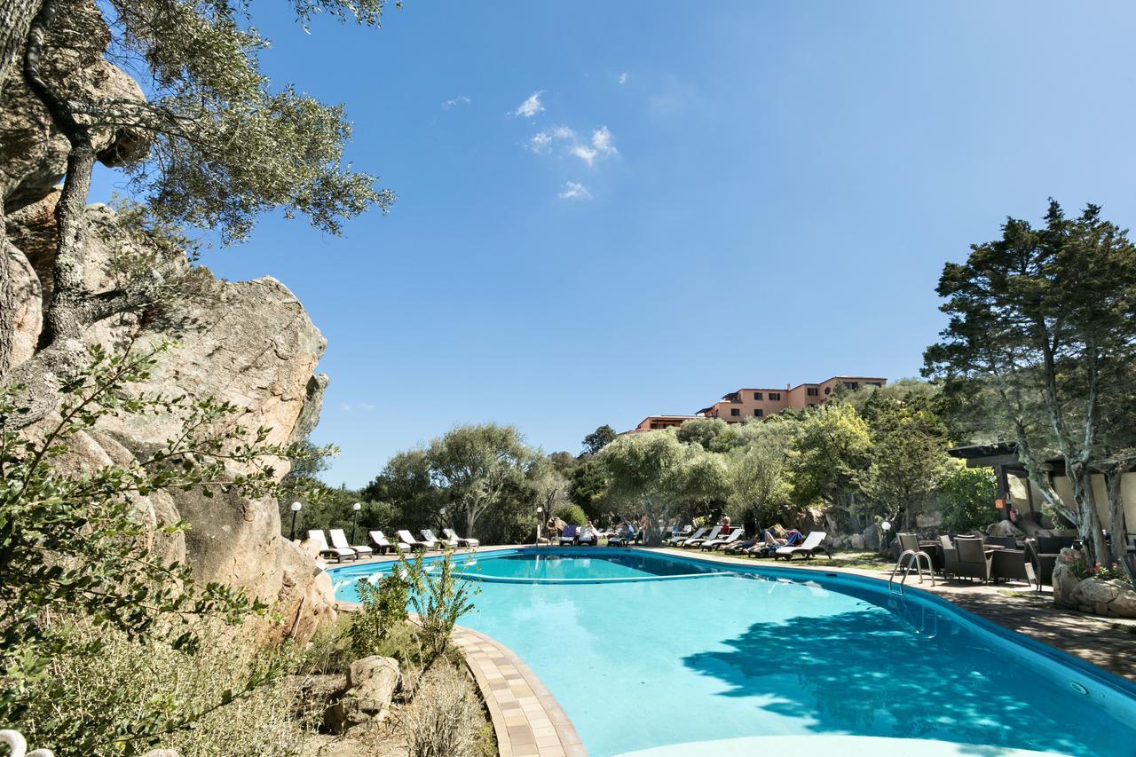 Hotel Rocce Sarde サン・パンタレオ エクステリア 写真