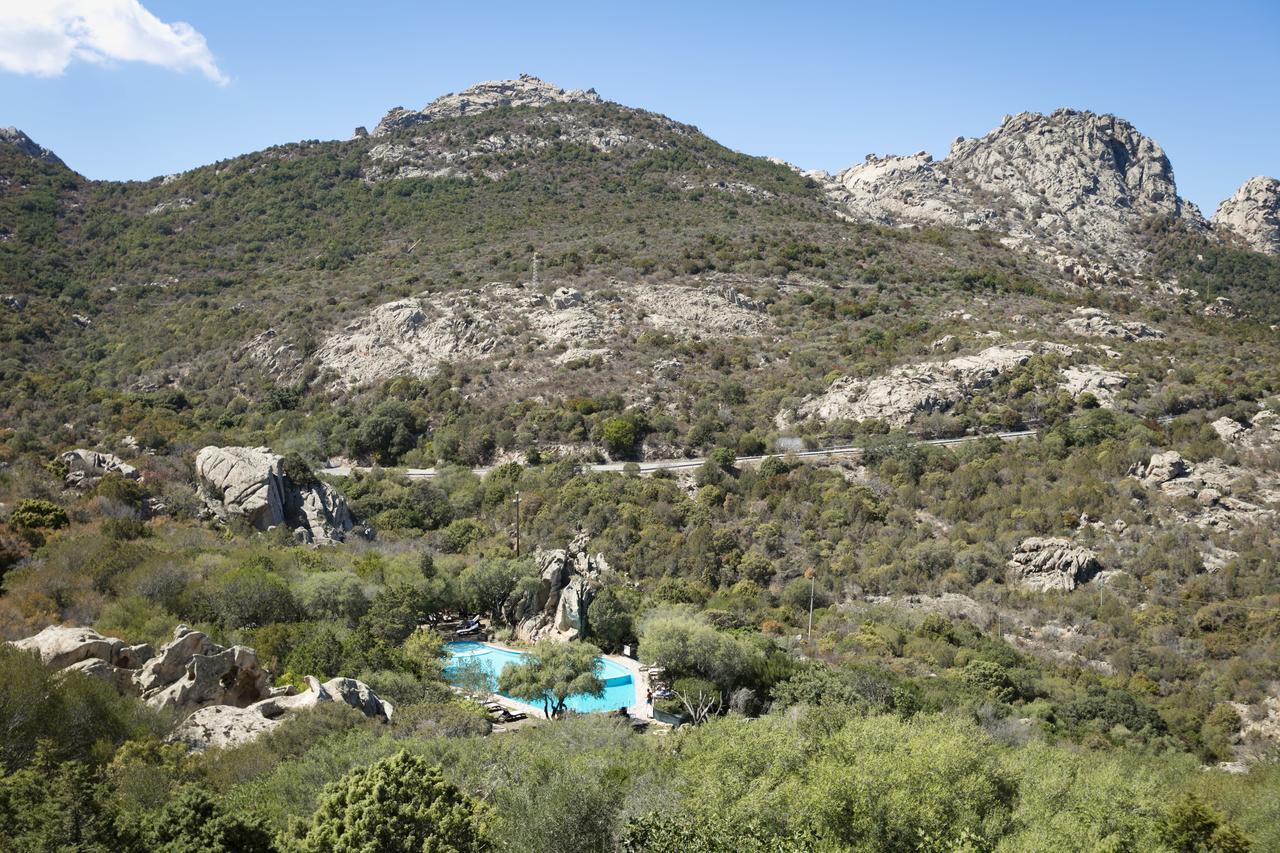 Hotel Rocce Sarde サン・パンタレオ エクステリア 写真