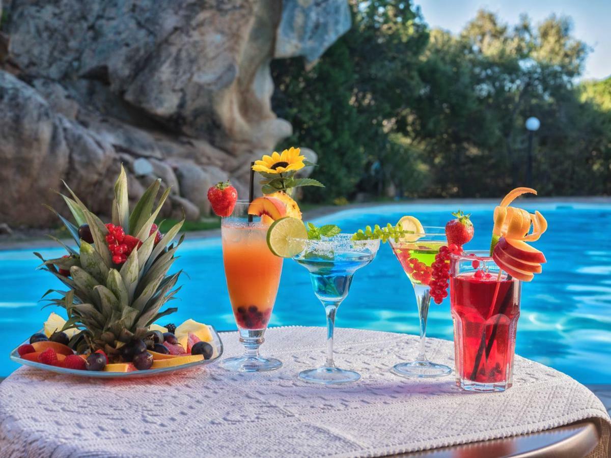 Hotel Rocce Sarde サン・パンタレオ エクステリア 写真