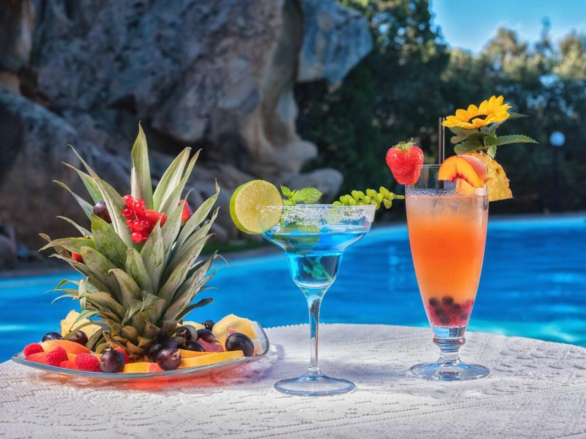 Hotel Rocce Sarde サン・パンタレオ エクステリア 写真