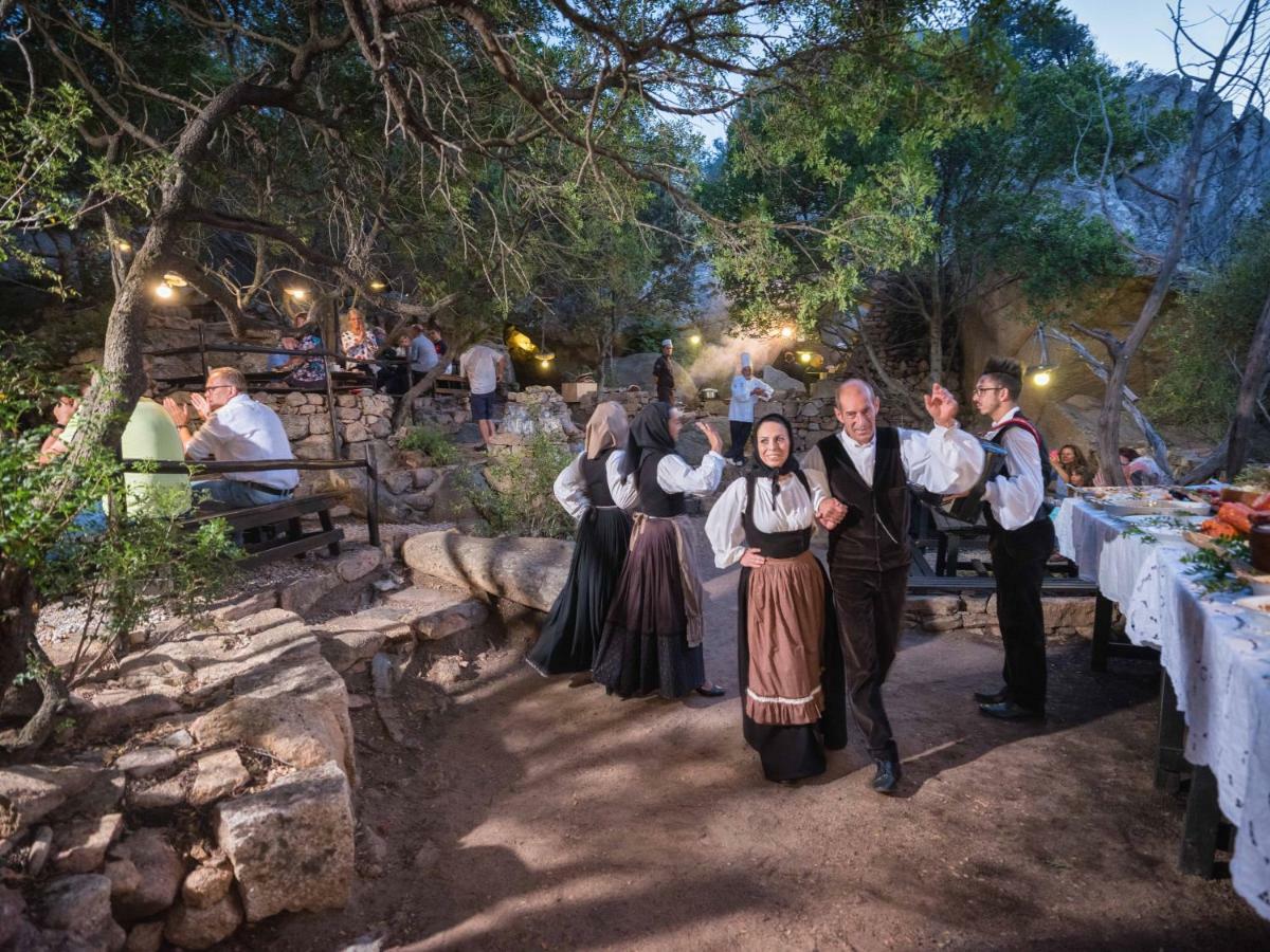Hotel Rocce Sarde サン・パンタレオ エクステリア 写真