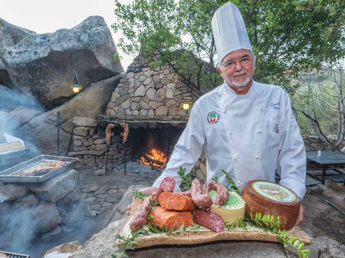 Hotel Rocce Sarde サン・パンタレオ エクステリア 写真