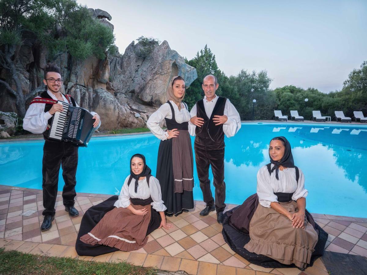 Hotel Rocce Sarde サン・パンタレオ エクステリア 写真